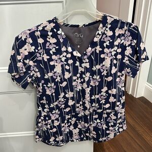 Floral scrub top!